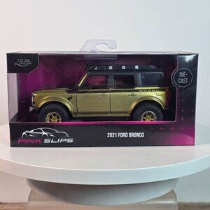 2021 Ford Bronco Die-Cast Vehicle Pink Slips Series Gold 1/32 Scale Collectible